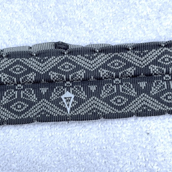 Ivivva Lululemon for kids Fly tech Headband - Picture 4 of 4